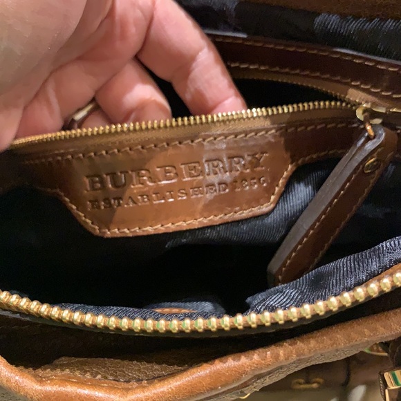 Burberry Lowry Stitch Handbag Tote🤎 - Picture 2 of 14
